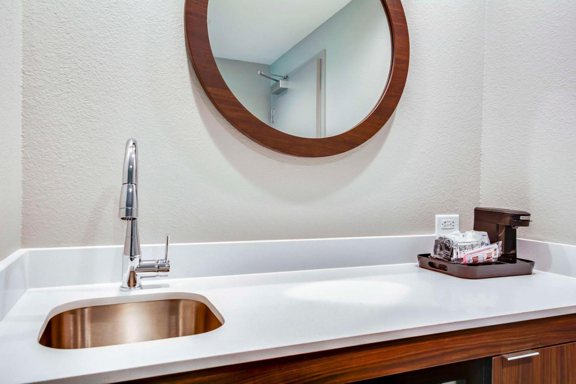 Hampton Inn & Suites By Hilton Louisville East Oxmoor エクステリア 写真