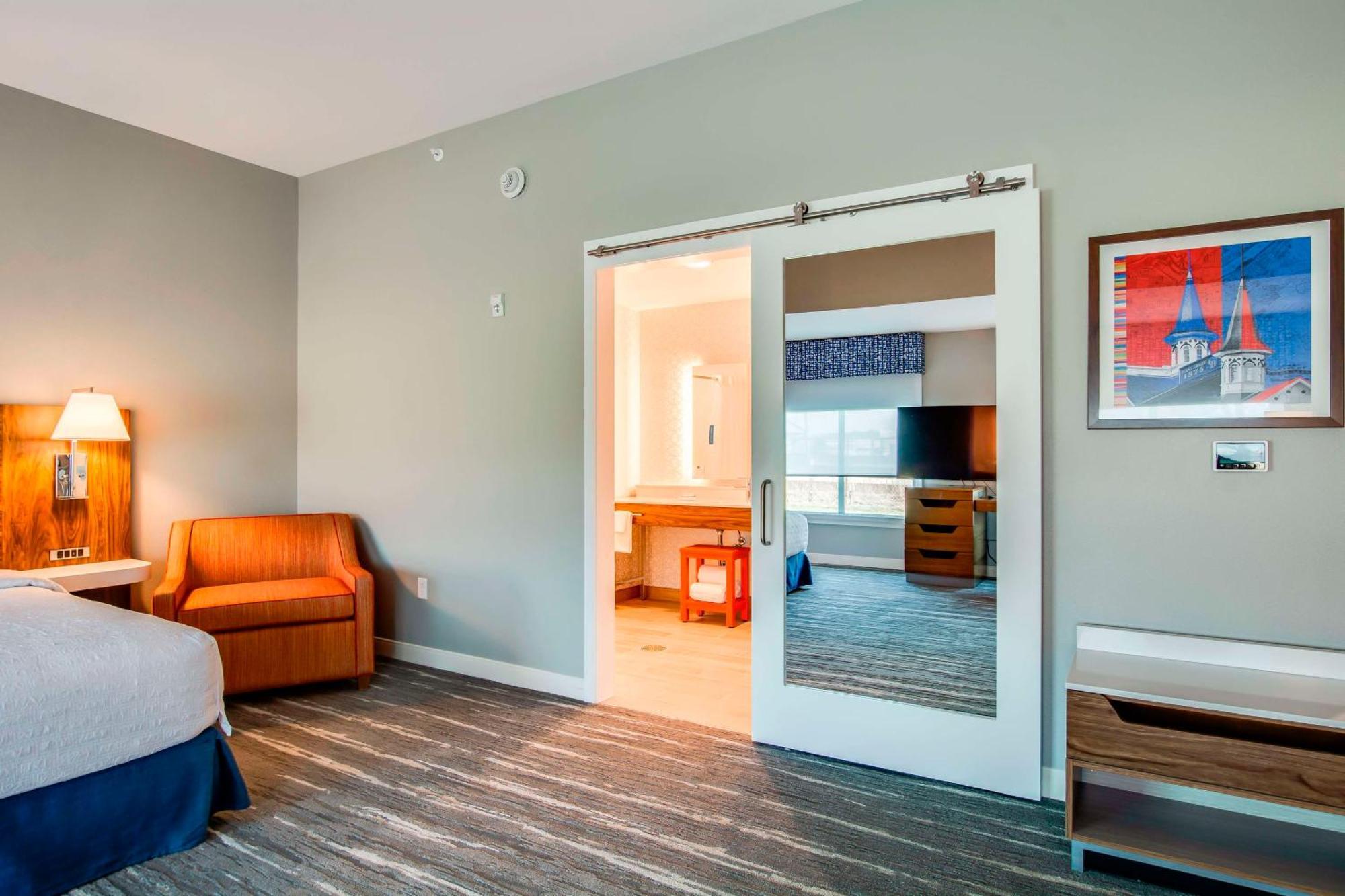 Hampton Inn & Suites By Hilton Louisville East Oxmoor エクステリア 写真